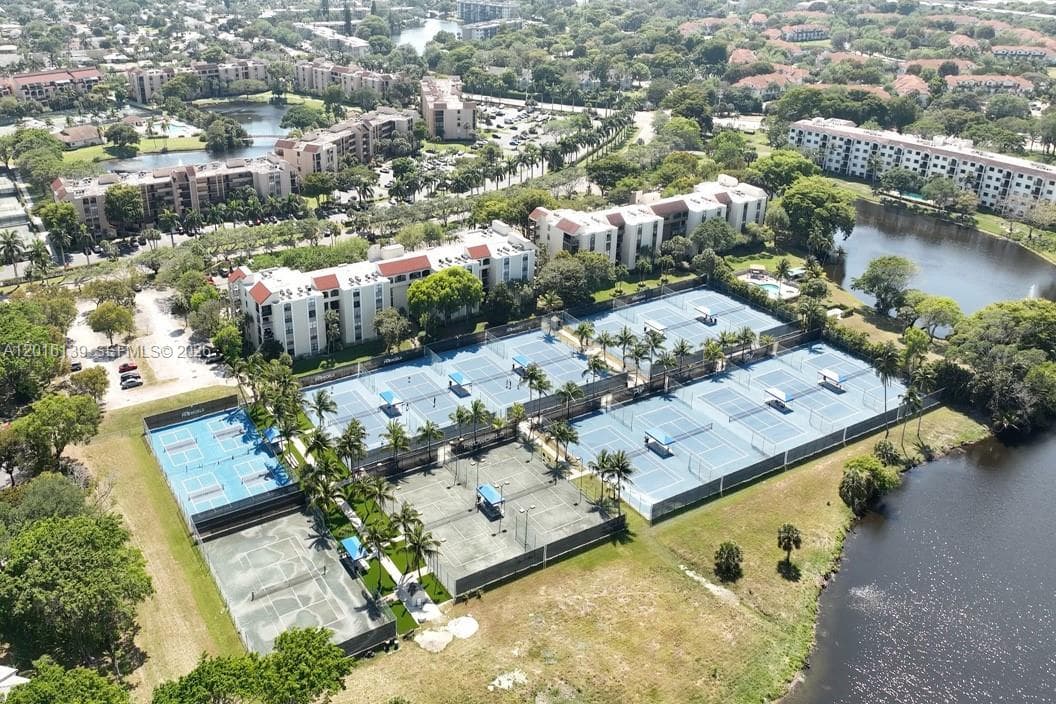 LAVERS RESORT & RACQUET · #110 in Delray Beach - Photo 32