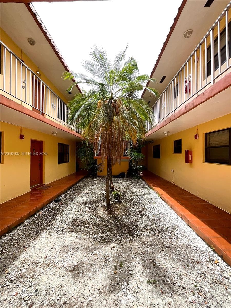 Melrose Place South Condo · #7 in North Miami Beach - Photo 3