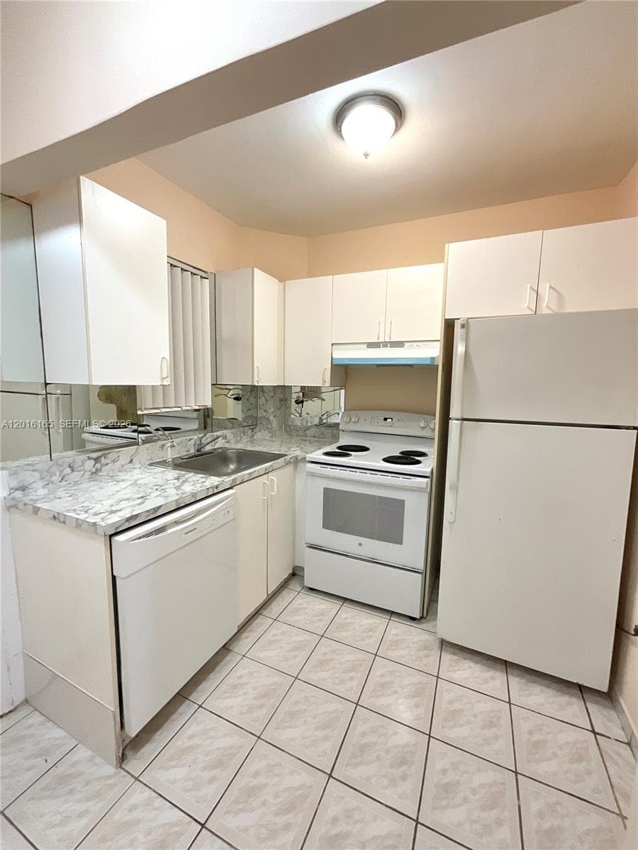 Melrose Place South Condo · #7 in North Miami Beach - Photo 4
