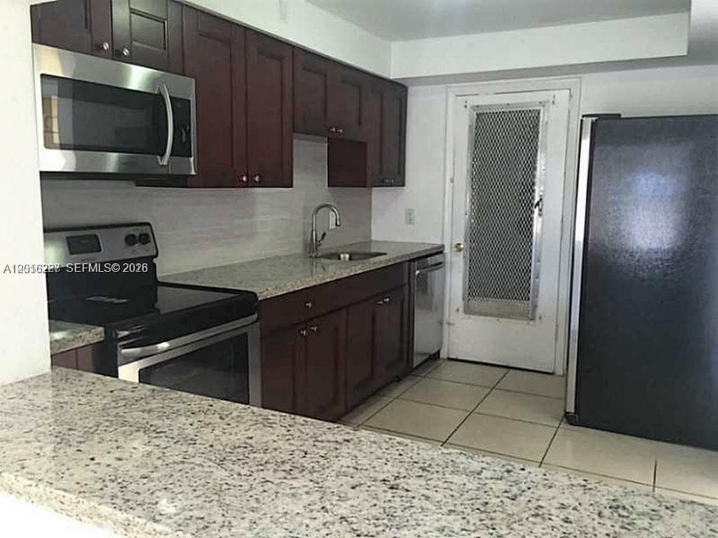 CLAREMONT PLACE CONDO · #305 in North Miami - Photo 3