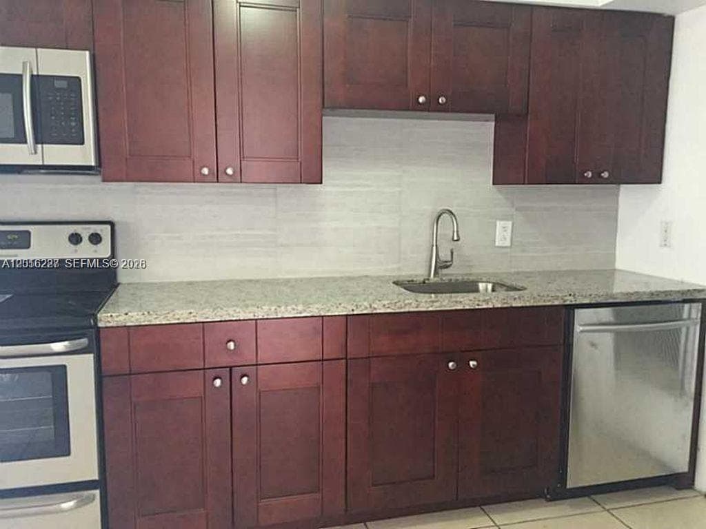 CLAREMONT PLACE CONDO · #305 in North Miami - Photo 1
