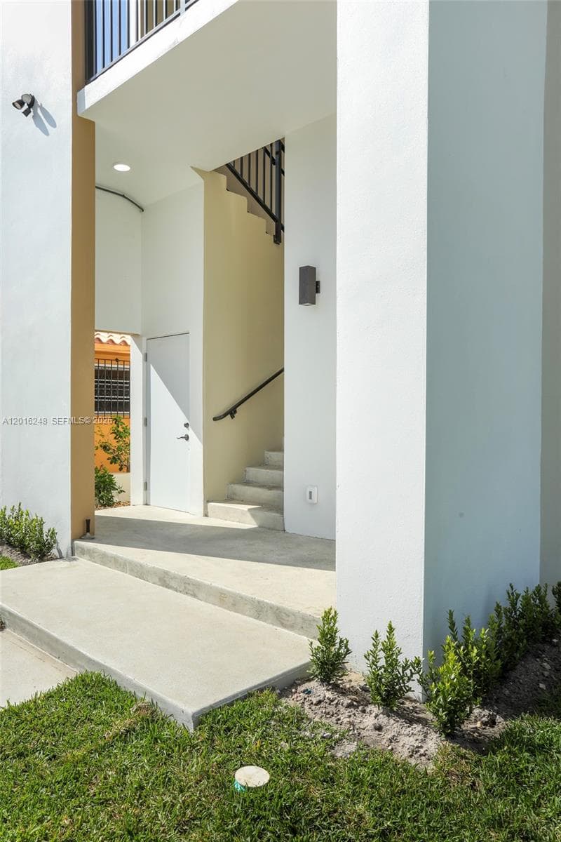 120 SW 35 Ave #A2 photo 5