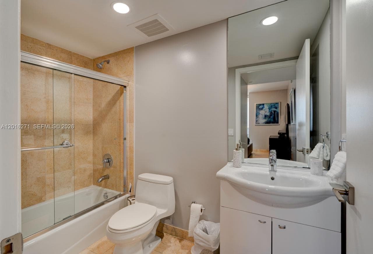 BEACH CLUB TWO · #4903 in Hallandale Beach - Photo 4