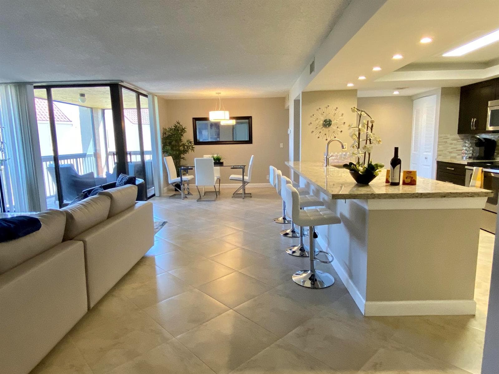 2255 Lindell Boulevard Apt 502 #Apt 502