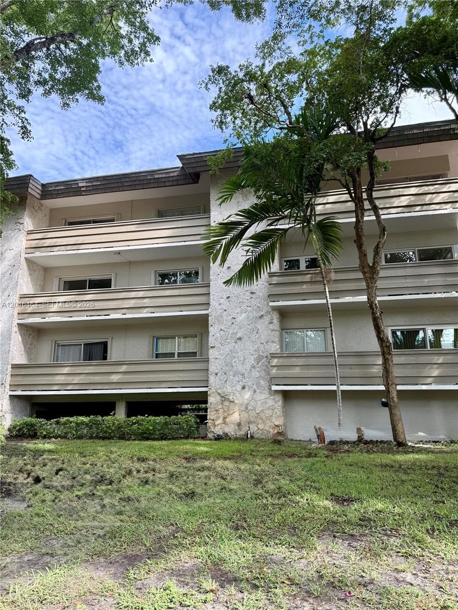 VILLA CAPRI CONDO · #301 in Coral Gables - Photo 2