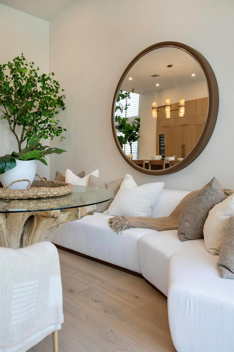 DESIGNER KITCHEN LOUNGE