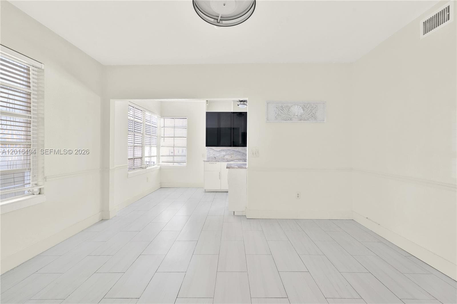 ART DECO CONDO · #102 in Miami Beach - Photo 8