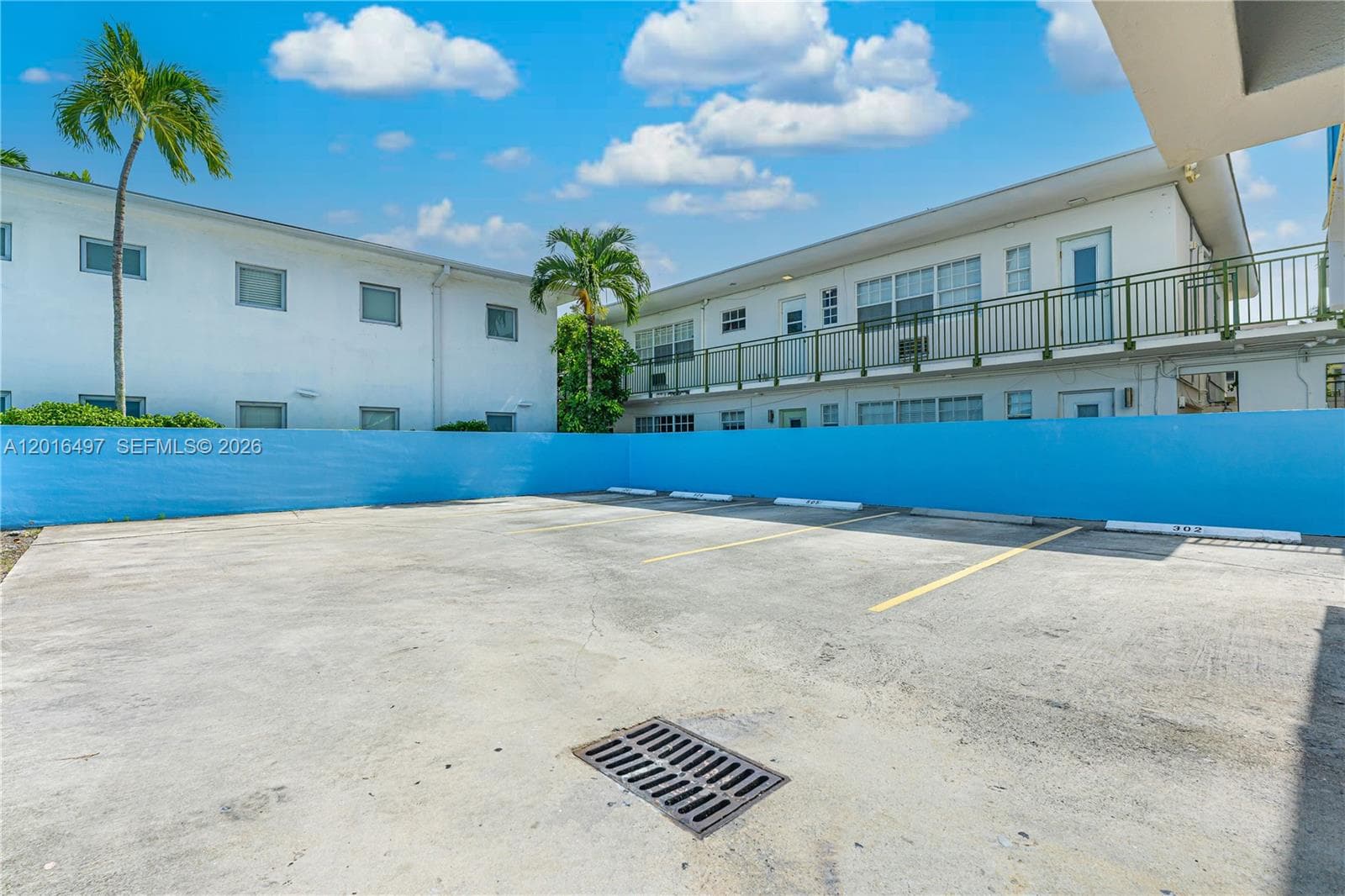 BYRON BEACH CONDO · #201 in Miami Beach - Photo 36