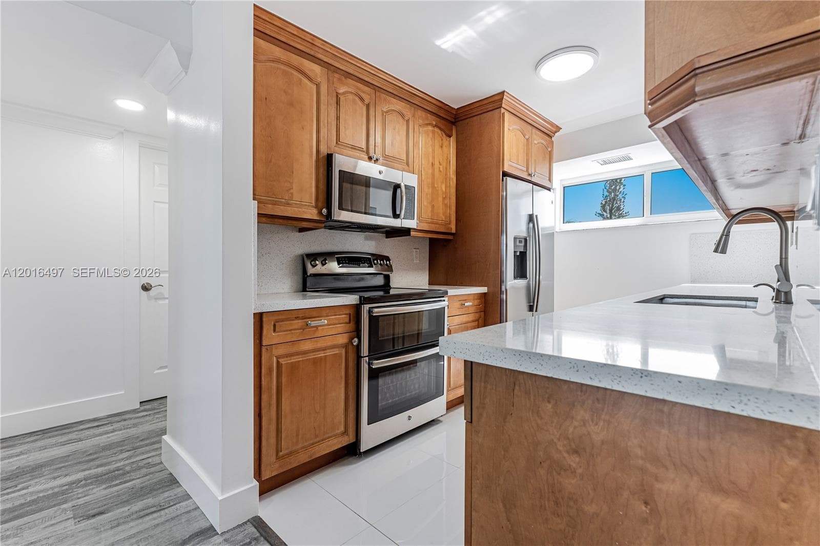BYRON BEACH CONDO · #201 in Miami Beach - Photo 5