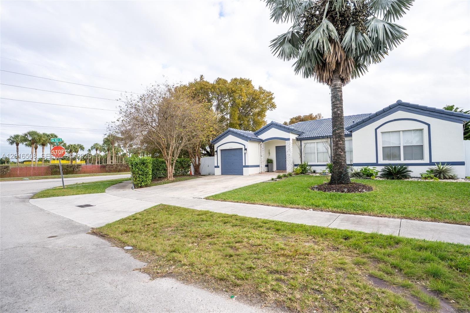 10704 SW 167th St photo 2