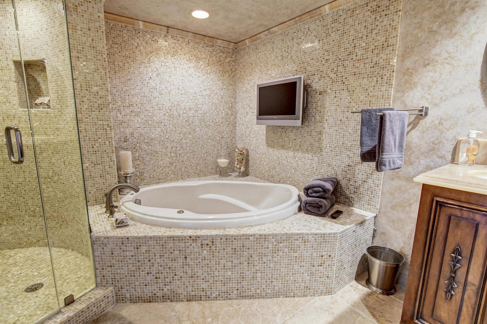 Roman Tub