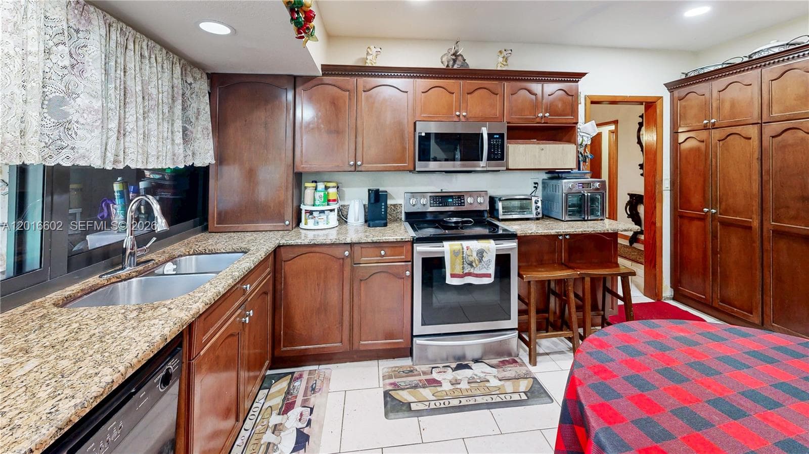 10900 SW 177th Ter photo 18
