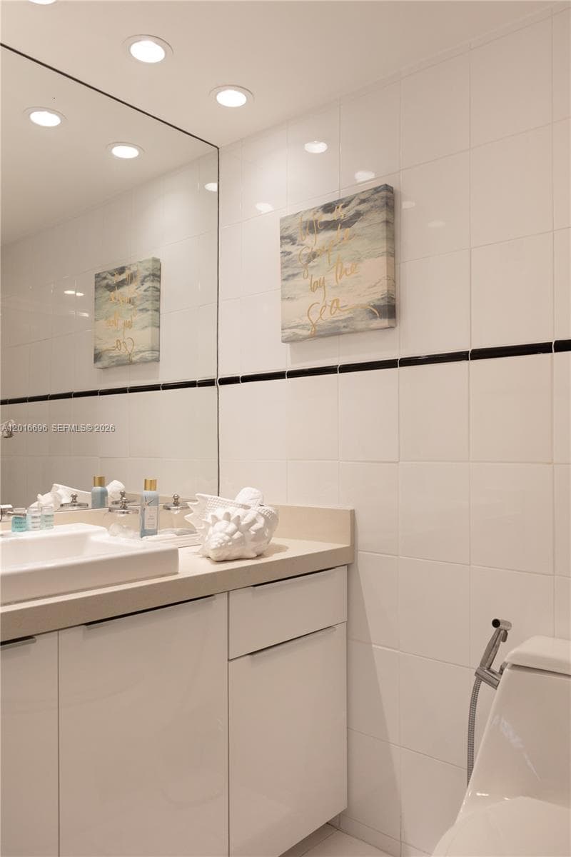 IMPERIAL TOWERS CONDO · #320 in Hallandale Beach - Photo 14