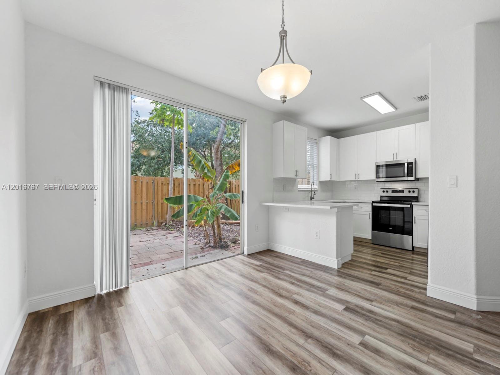1426 SE 26th Ave photo 9