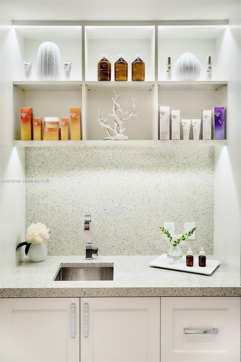 Lake Villa Two · #402 in Key Biscayne - Photo 36