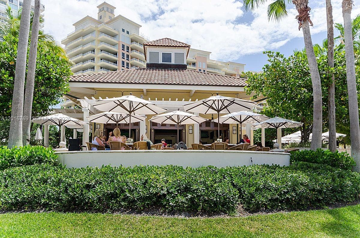 Lake Villa Two · #402 in Key Biscayne - Photo 30