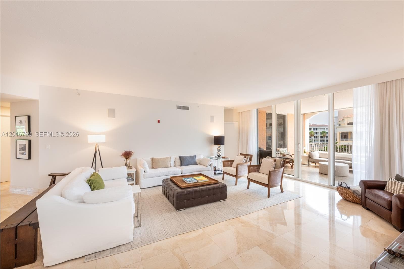 Lake Villa Two · #402 in Key Biscayne - Photo 4