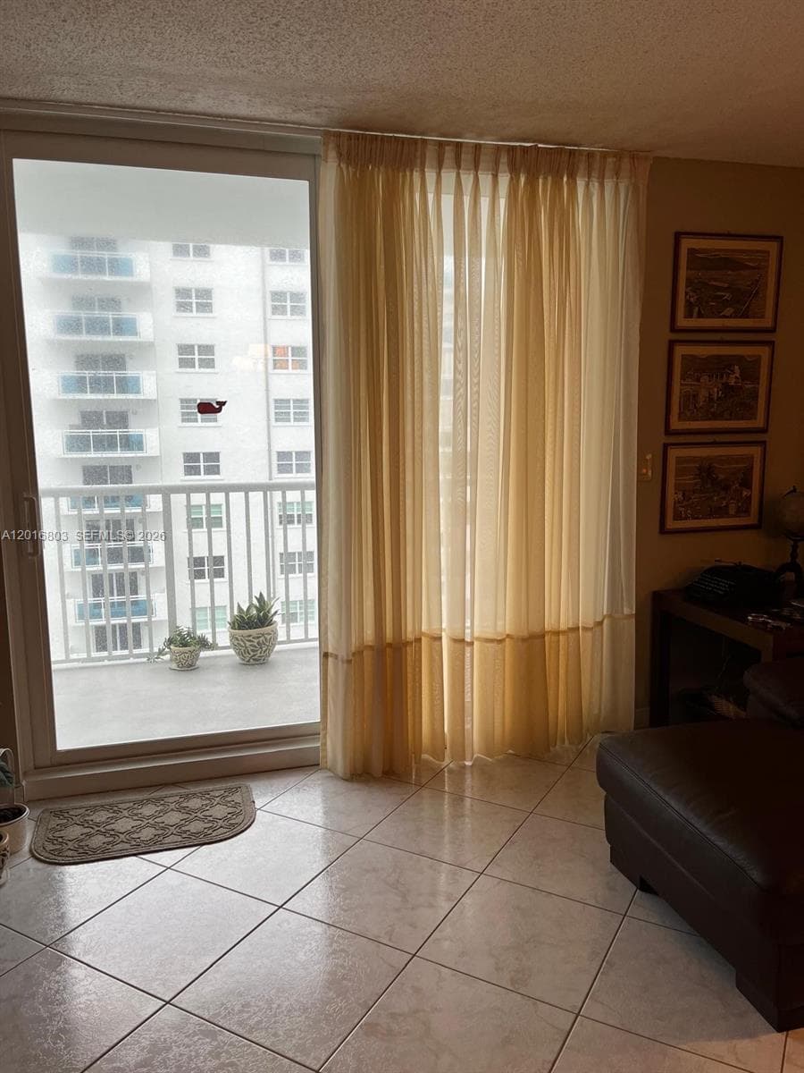 CAMBRIDGE TOWERS CONDO · #605 in Hollywood - Photo 17