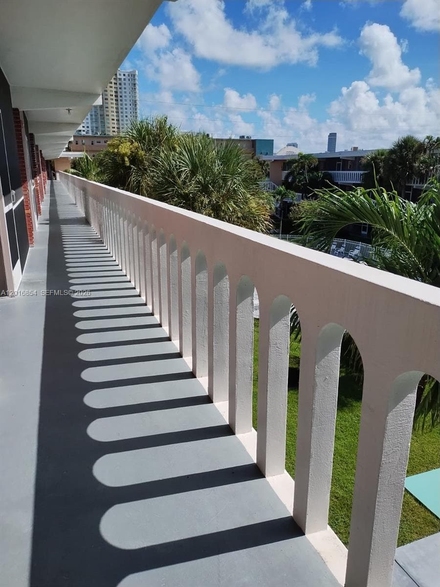 ELDORADO PLAZA EAST CONDO · #10C in Hallandale Beach - Photo 3