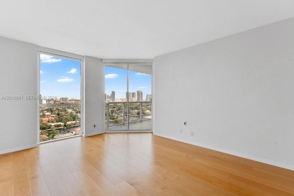 HARBOR TWS · #1801 in Aventura - Photo 23