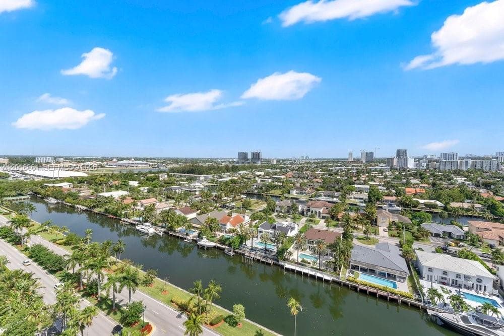 HARBOR TWS · #1801 in Aventura - Photo 2