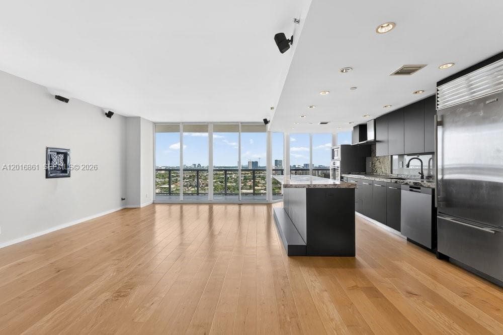 HARBOR TWS · #1801 in Aventura - Photo 17