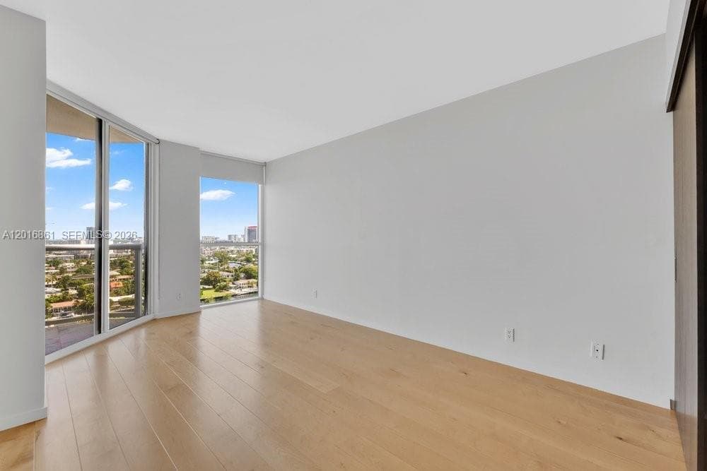 HARBOR TWS · #1801 in Aventura - Photo 22