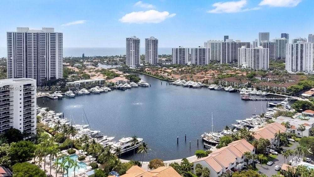 HARBOR TWS · #1801 in Aventura - Photo 3