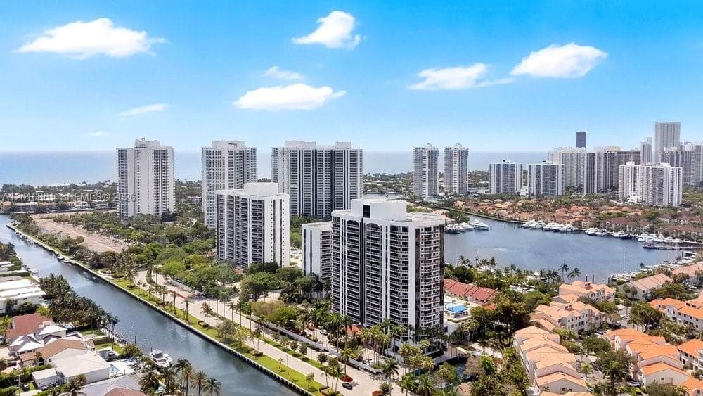 HARBOR TWS · #1801 in Aventura - Photo 1