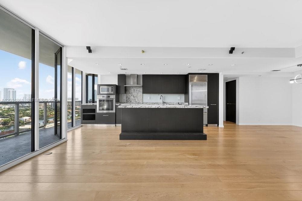HARBOR TWS · #1801 in Aventura - Photo 11