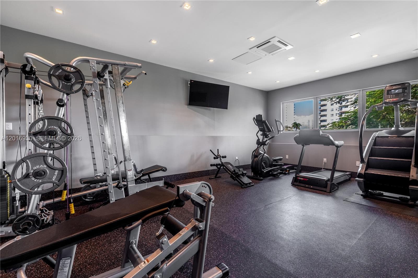 400 Tamarind Dr photo 42