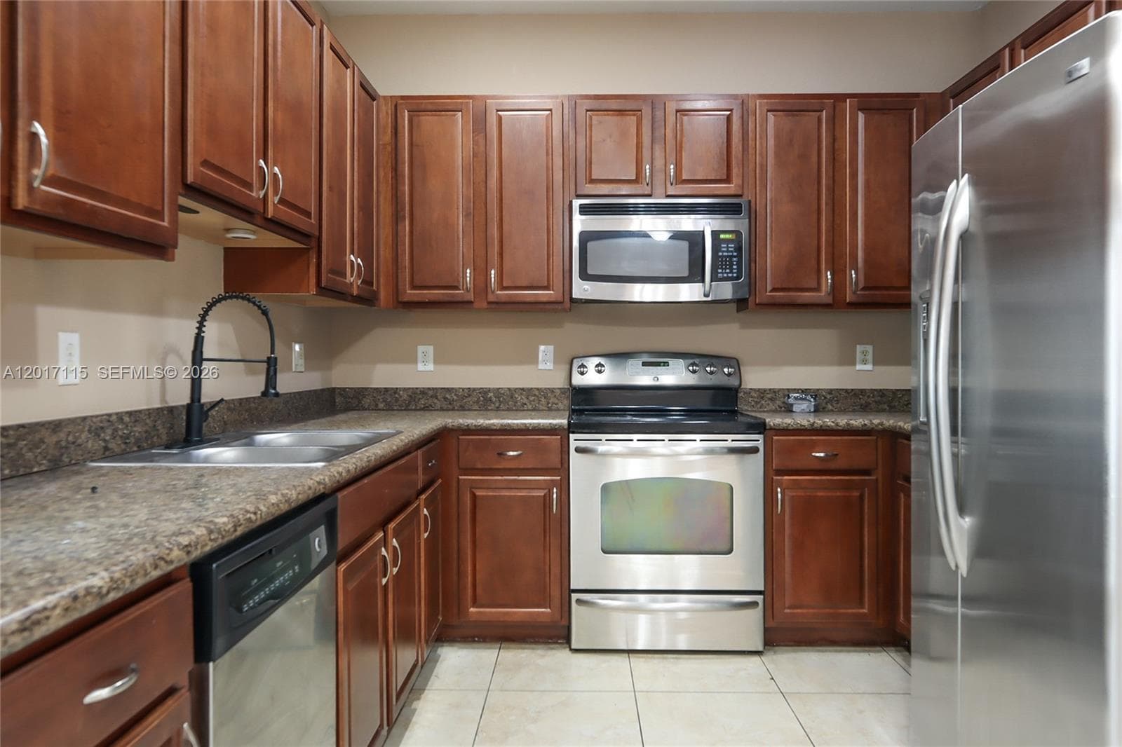 3072 SE 5th Dr photo 5
