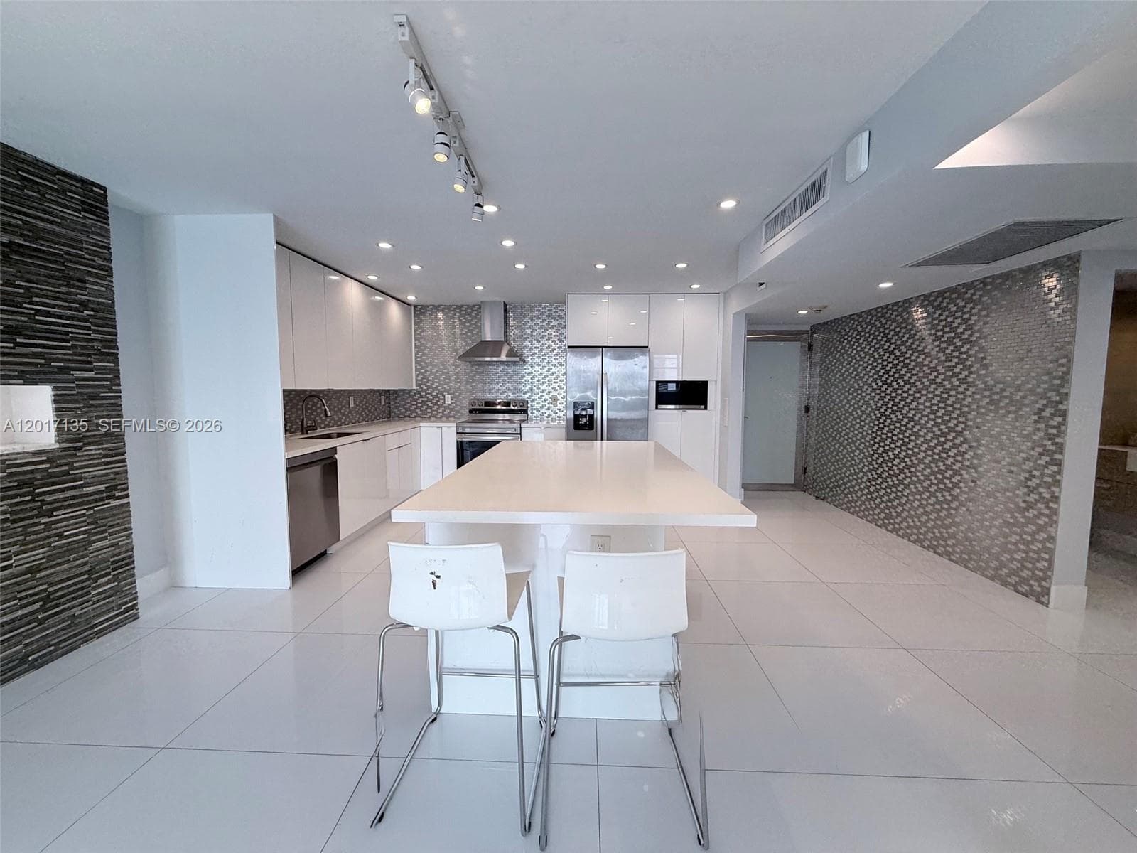 OCEANVIEW BUILDING A COND · #907 in Sunny Isles Beach - Photo 3