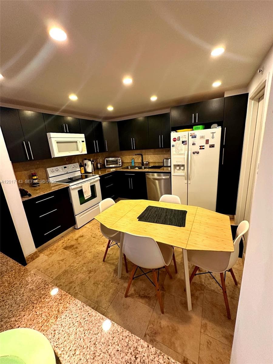 RENAISSANCE OF POMPANO BE · #902 in Pompano Beach - Photo 9