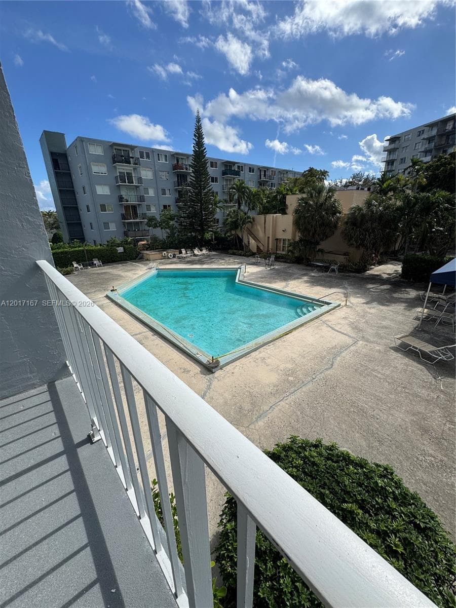 Three HORIZON NORTH · #205 in North Miami - Photo 2