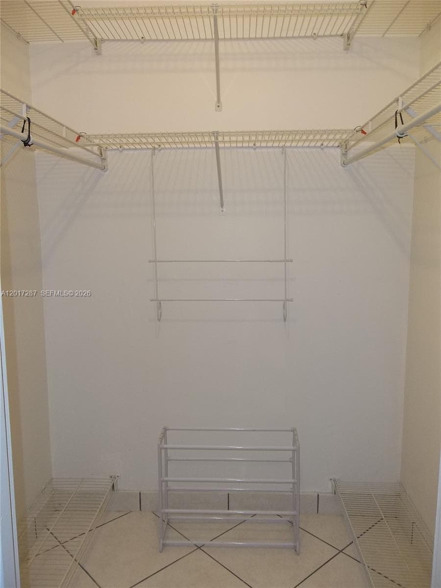 DESOTO PARK CONDO · #208 in Hallandale Beach - Photo 14