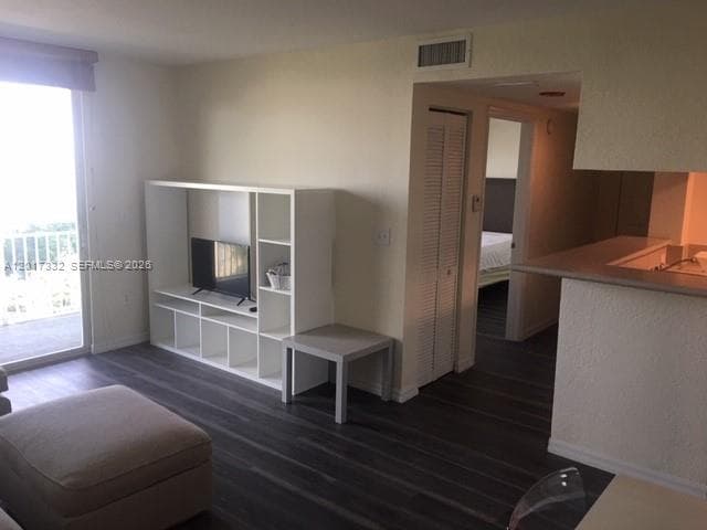 SEYBOLD POINTE CONDO · #1104 in Miami - Photo 2