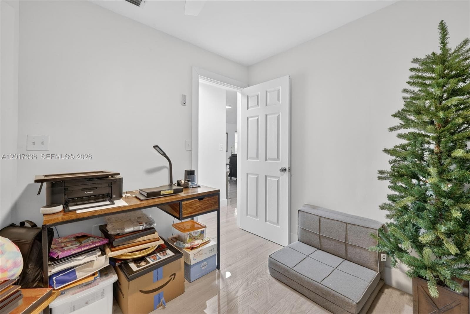 OFFICE/ DEN
