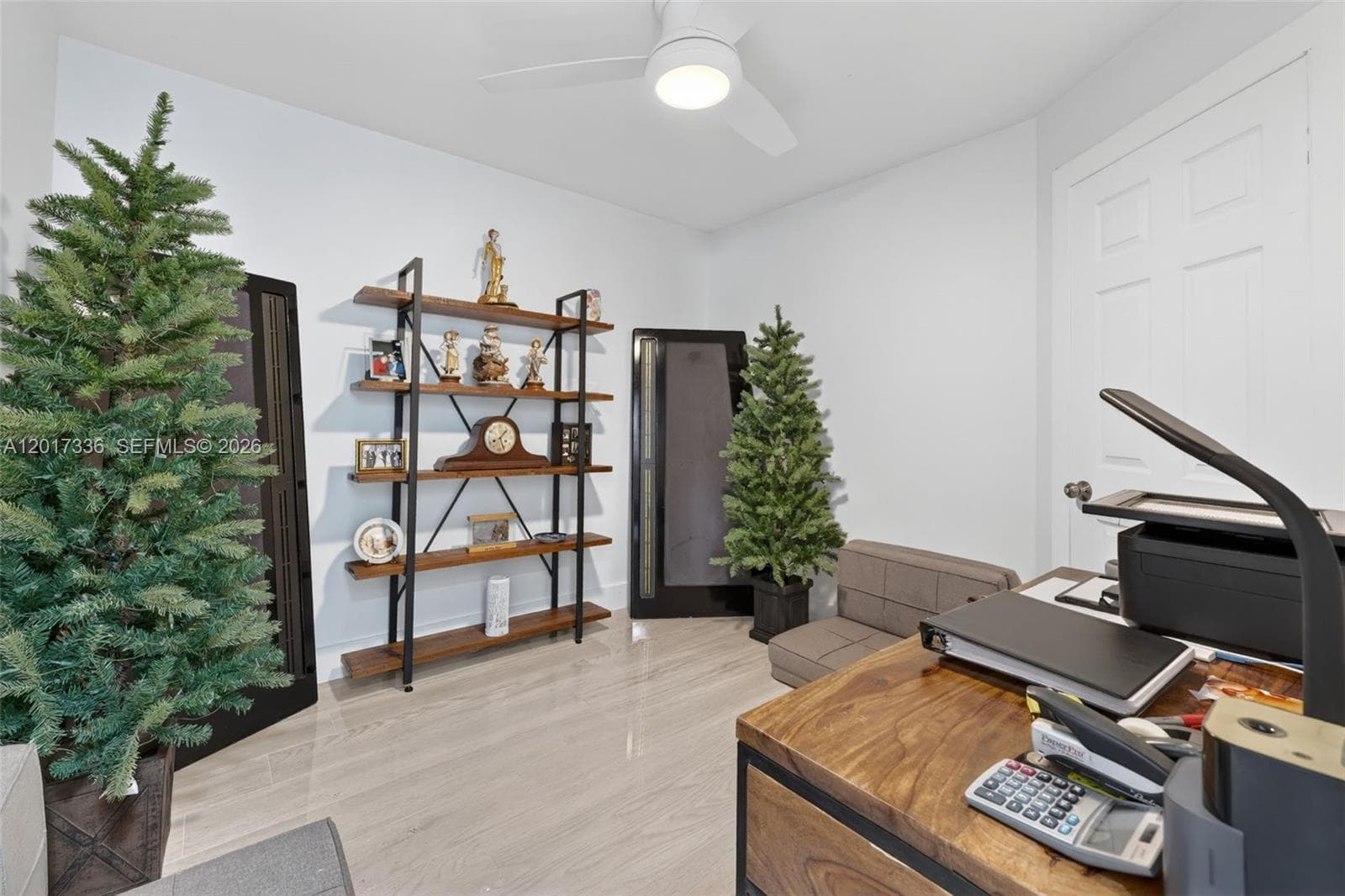 OFFICE / DEN