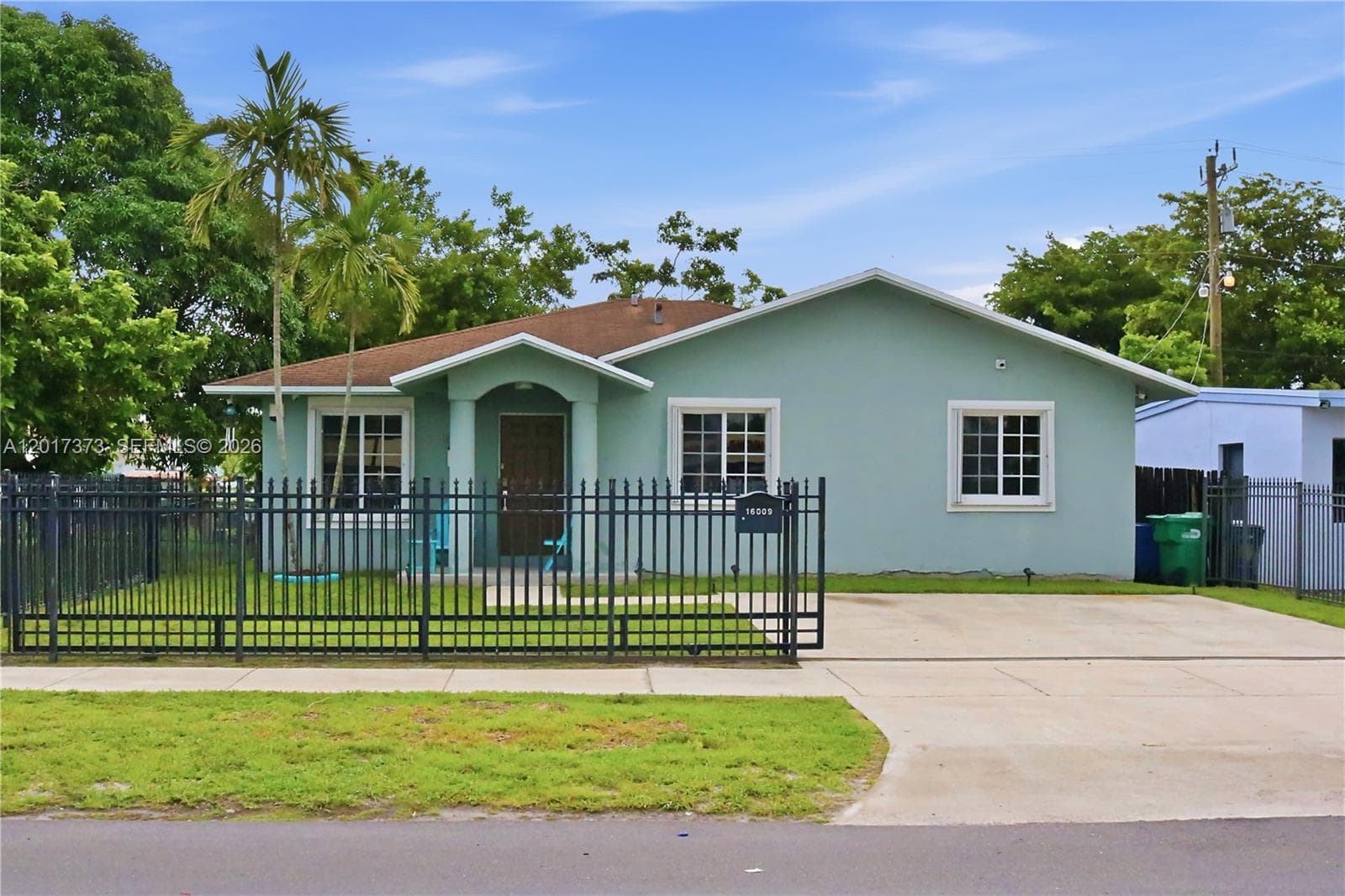16009 NW 27th Ave photo 3