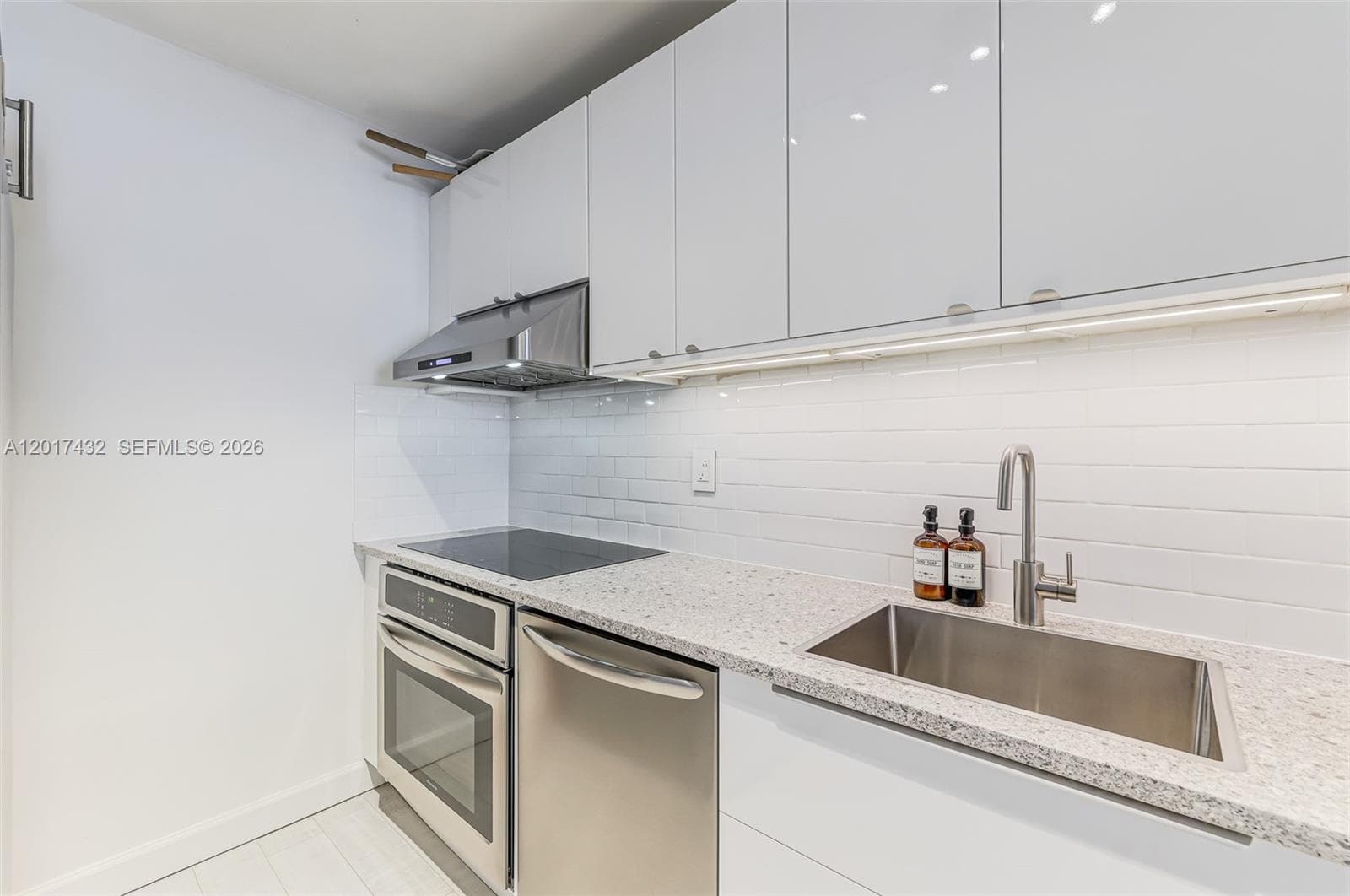 LINCOLN WEST TOWERS · #704 in Miami Beach - Photo 9
