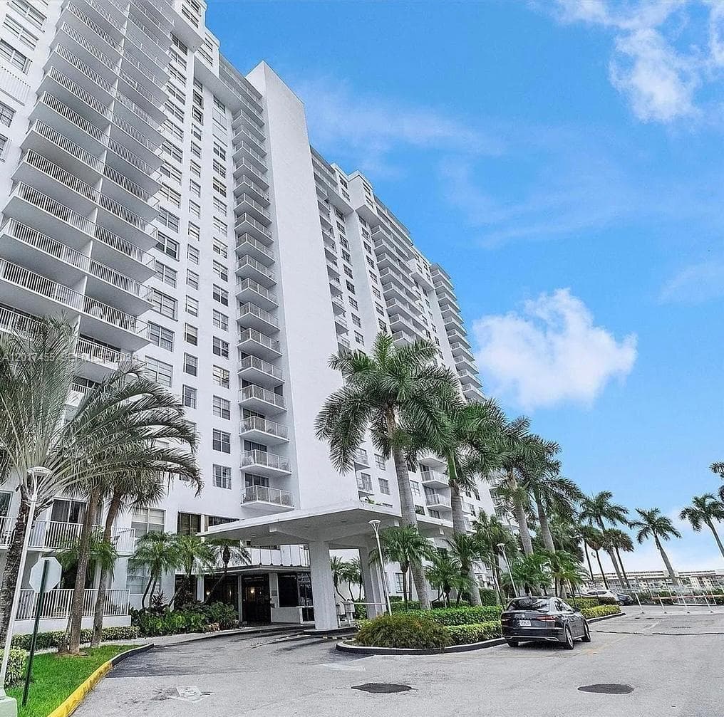 ADMIRALS PORT CONDO WEST · #1914W in Aventura - Photo 1