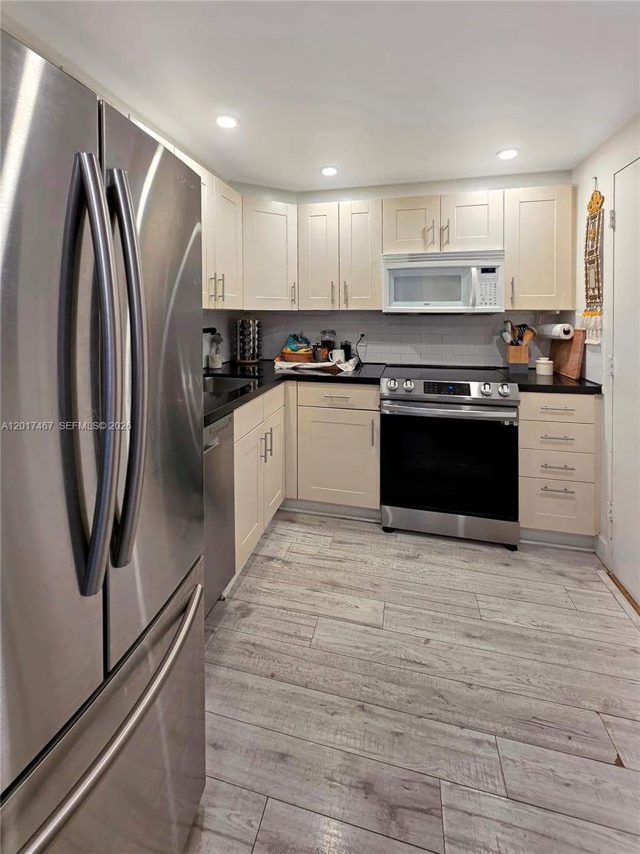 SOUTH BAY CLUB CONDO · #921 in Miami Beach - Photo 6