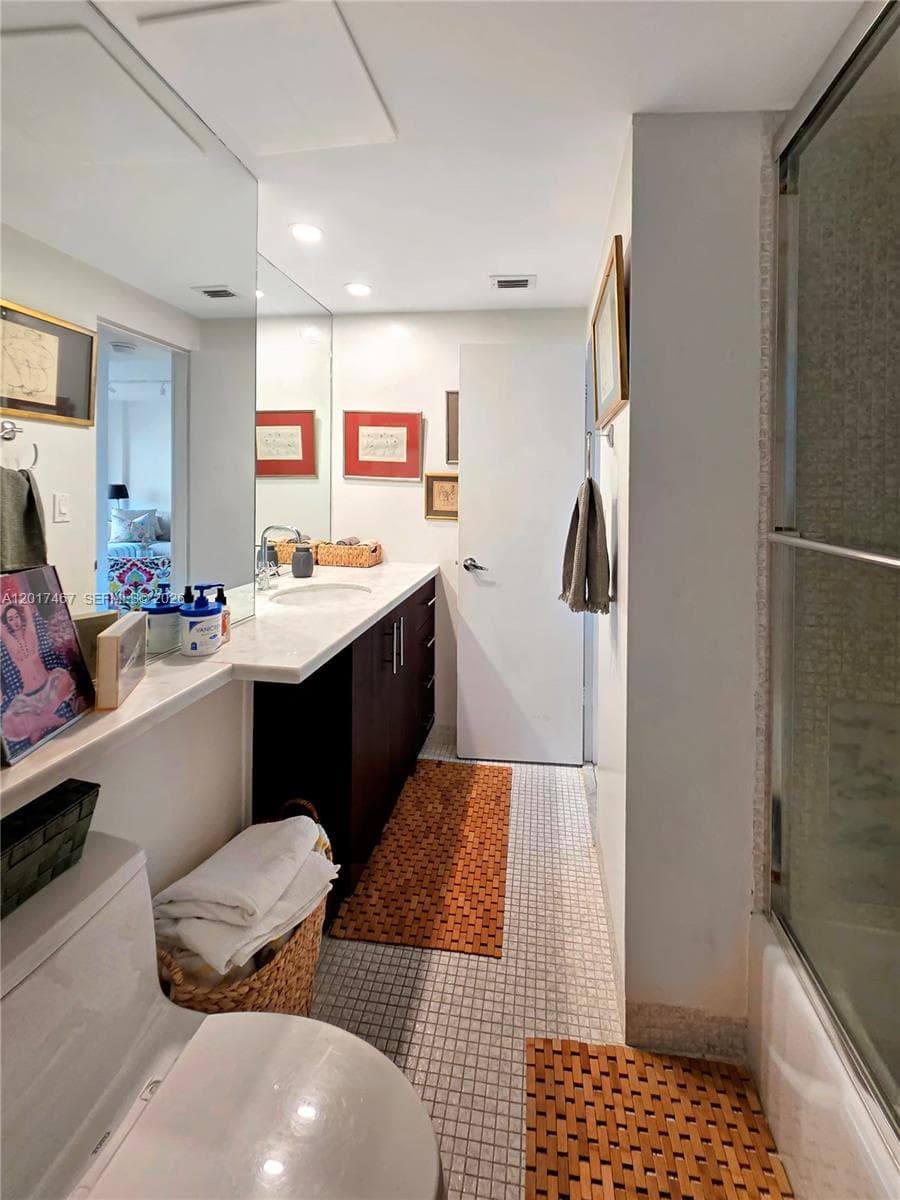 SOUTH BAY CLUB CONDO · #921 in Miami Beach - Photo 11