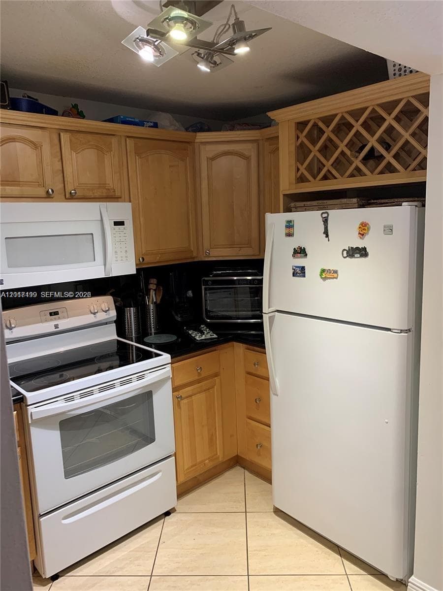 Palm Gardens Condo · #204 in Miami - Photo 4