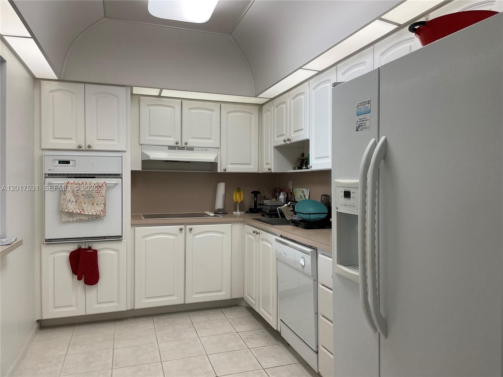 OCEANVIEW BUILDING A COND · #1225 in Sunny Isles Beach - Photo 3
