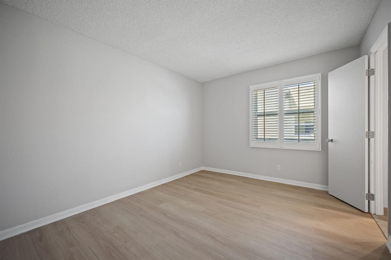 12-web-or-mls-900-ne-18th-ave