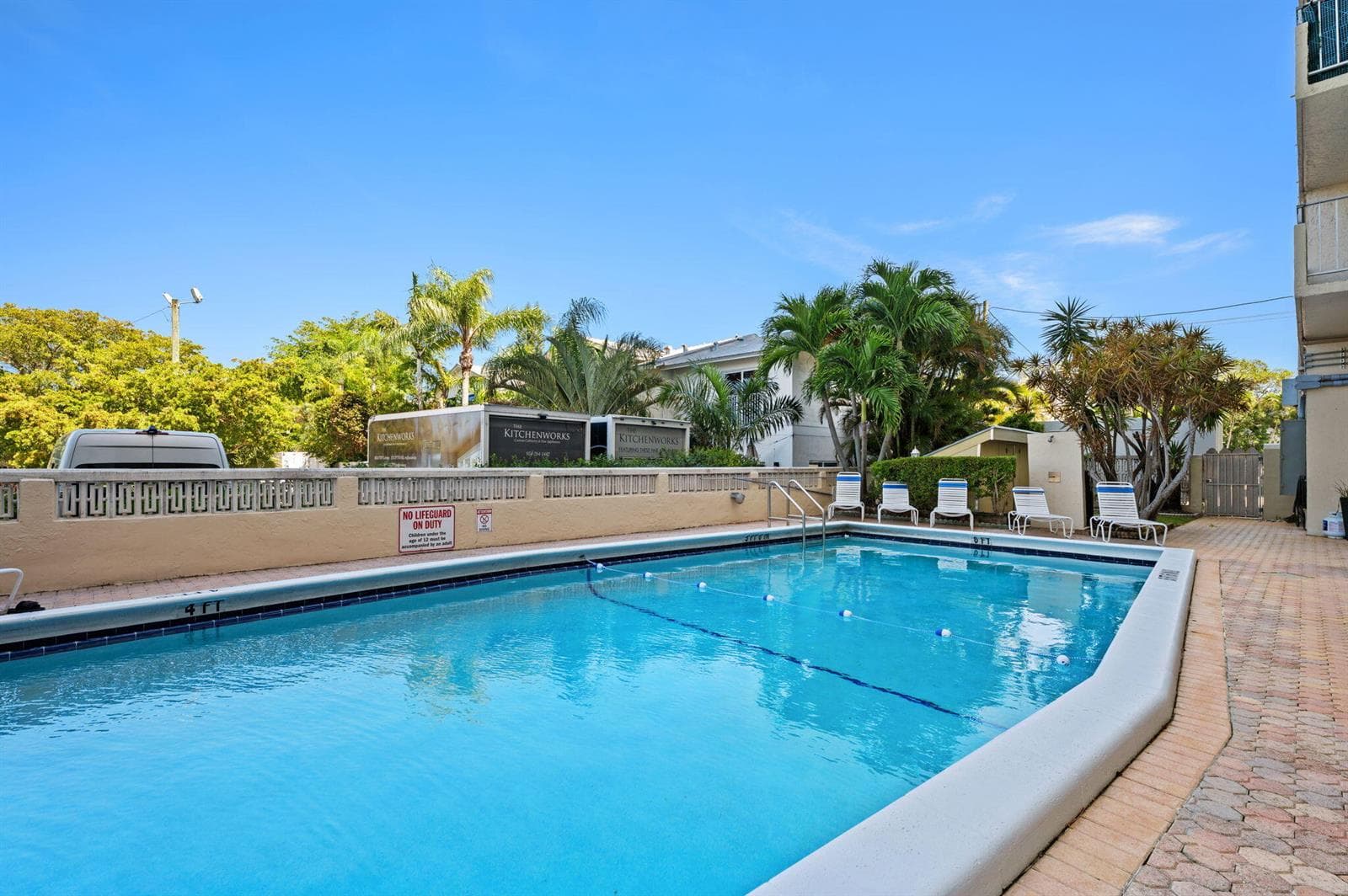 22-web-or-mls-900-ne-18th-ave