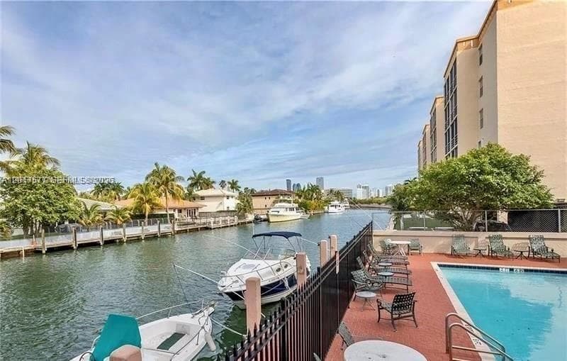 ISLAND SHORES CONDO · #906 in North Miami Beach - Photo 1