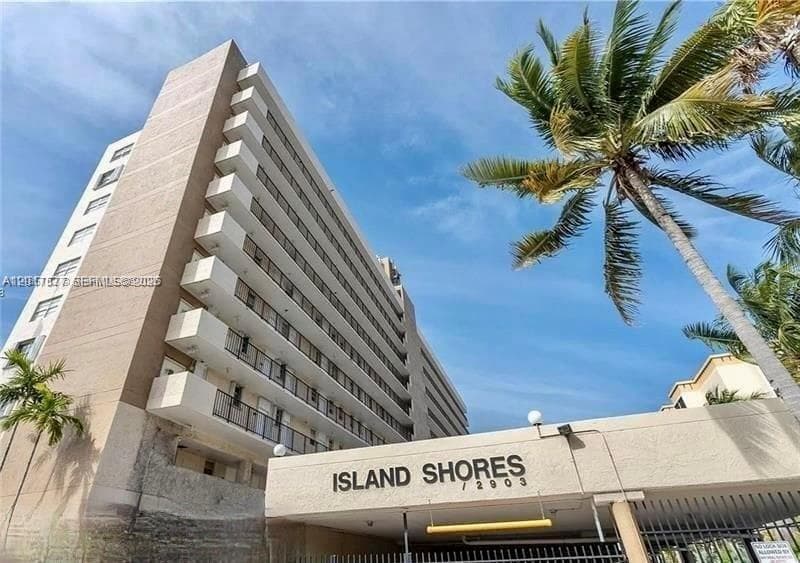 ISLAND SHORES CONDO · #906 in North Miami Beach - Photo 4